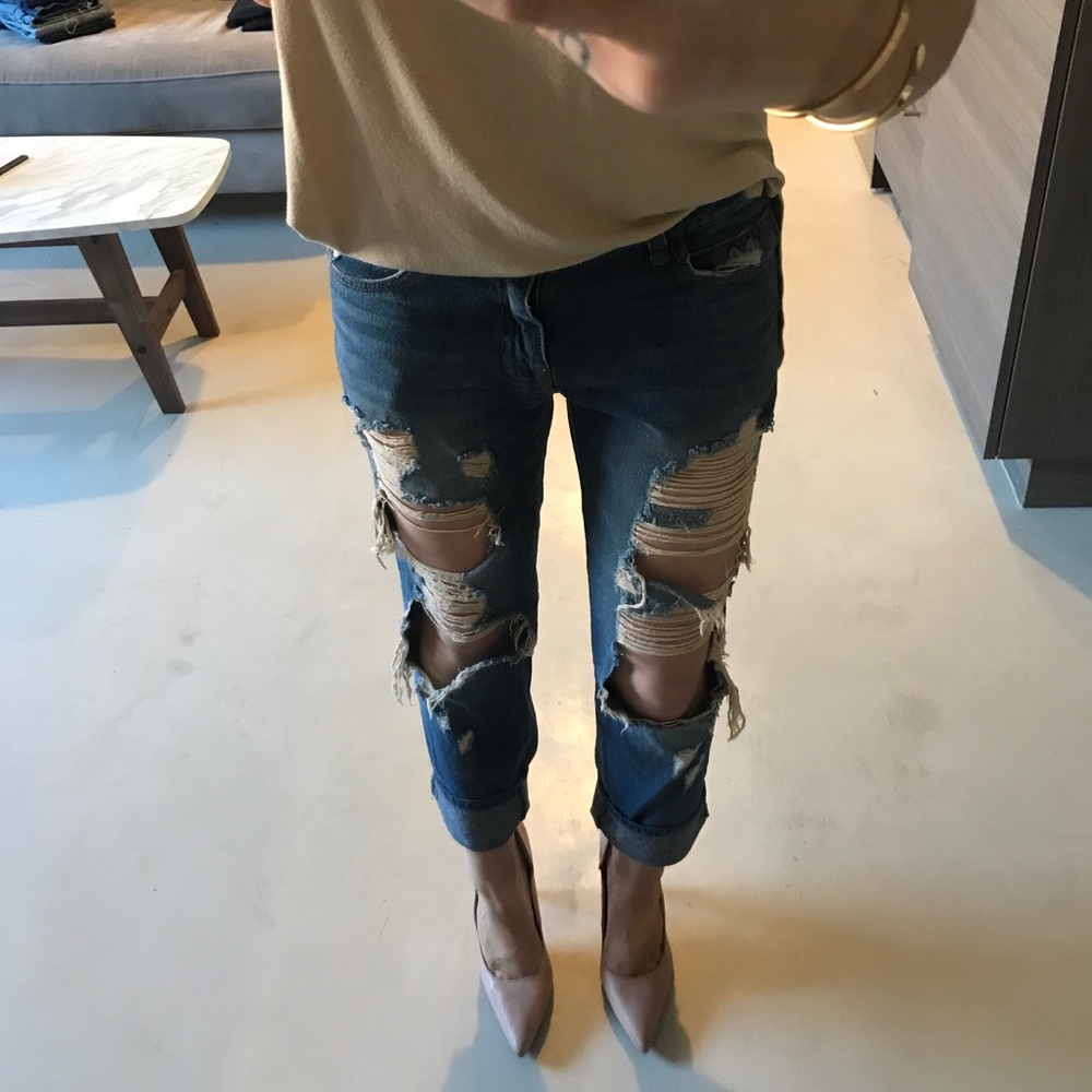 Forever 21 distressed boyfriend jeans